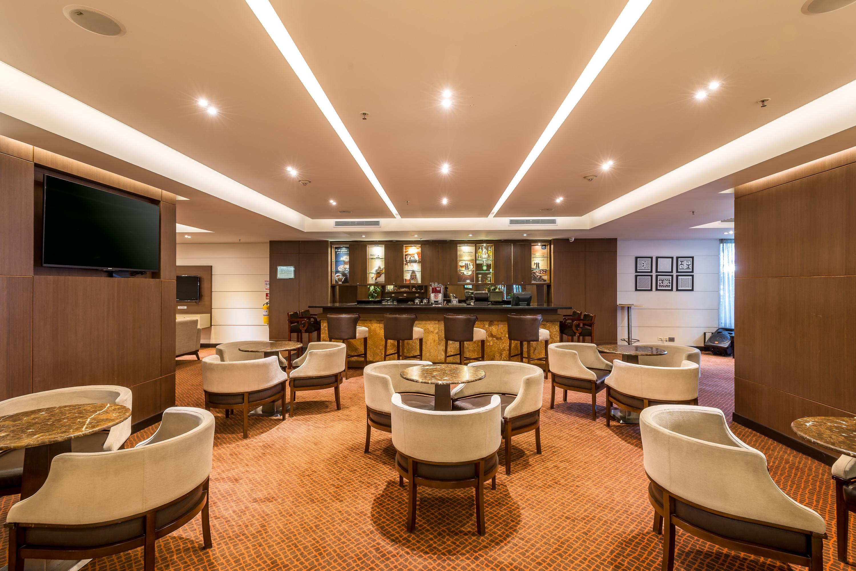 Hotel Dann Carlton Bogotá Dış mekan fotoğraf The Royal Orchid Lounge at Suvarnabhumi Airport