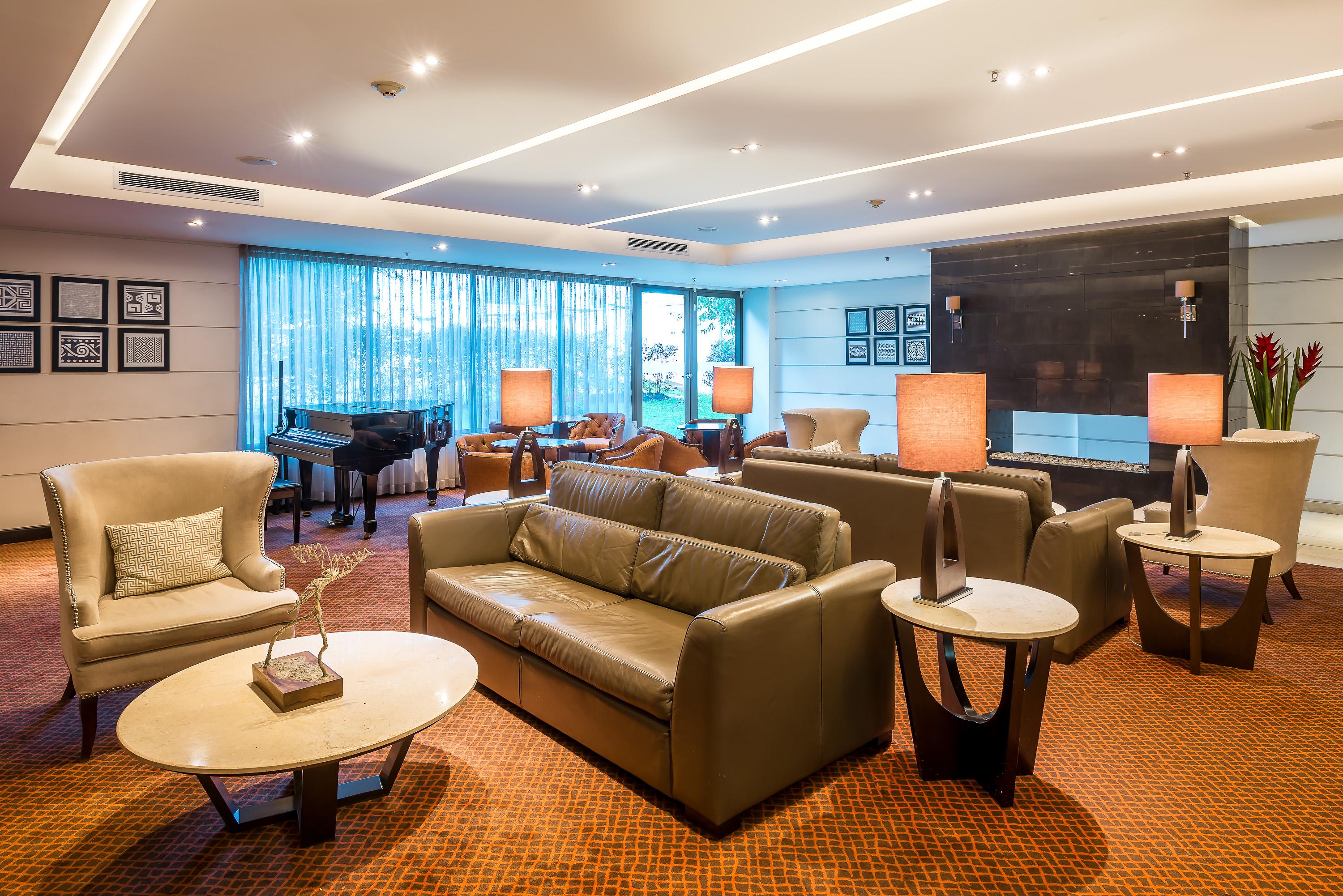 Hotel Dann Carlton Bogotá Dış mekan fotoğraf The Royal Orchid Lounge at Suvarnabhumi Airport