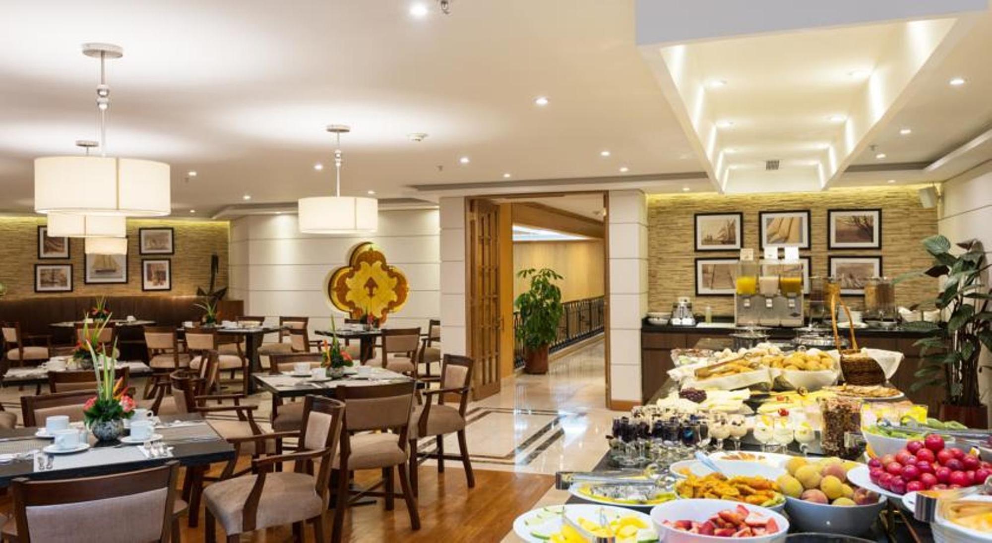 Hotel Dann Carlton Bogotá Dış mekan fotoğraf The buffet at the hotel
